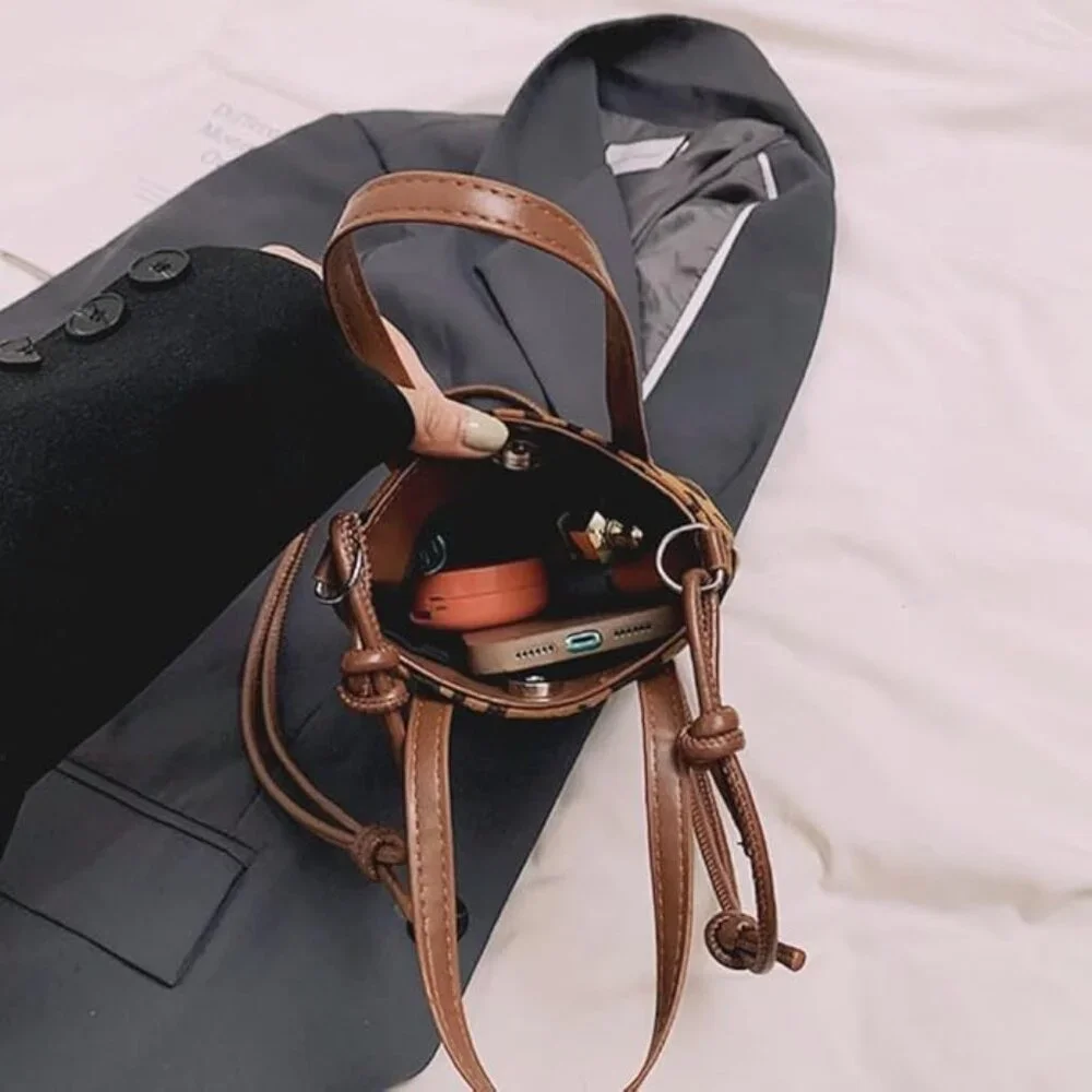 Retro leopard print hand-held crossbody bag - Picture 4 of 7